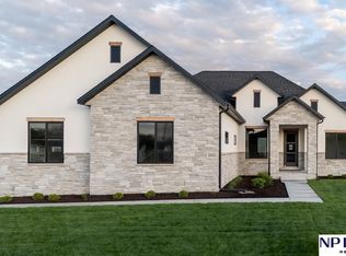 8909 Appaloosa Ln, Lincoln, NE 68520