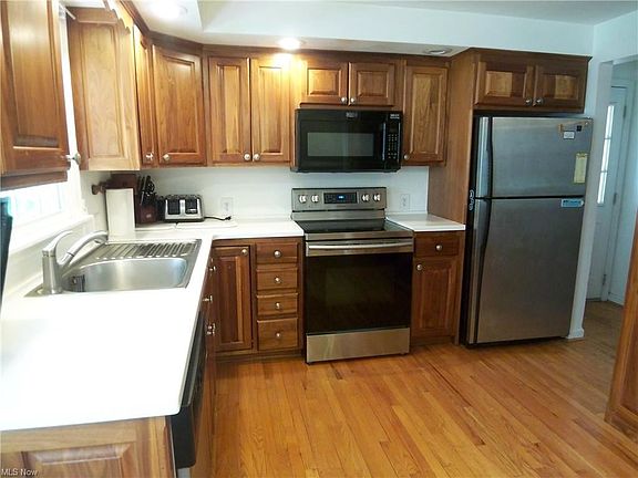 5th image of 5 Ashwood Dr