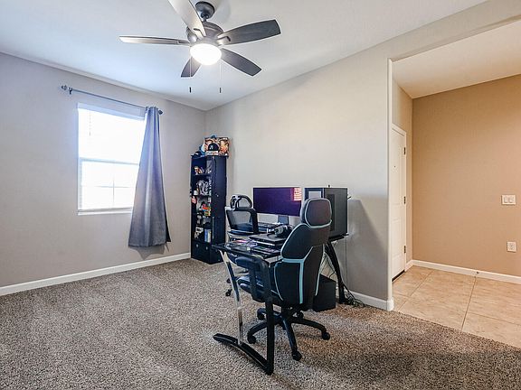 4th image of 30787 W EARLL Drive