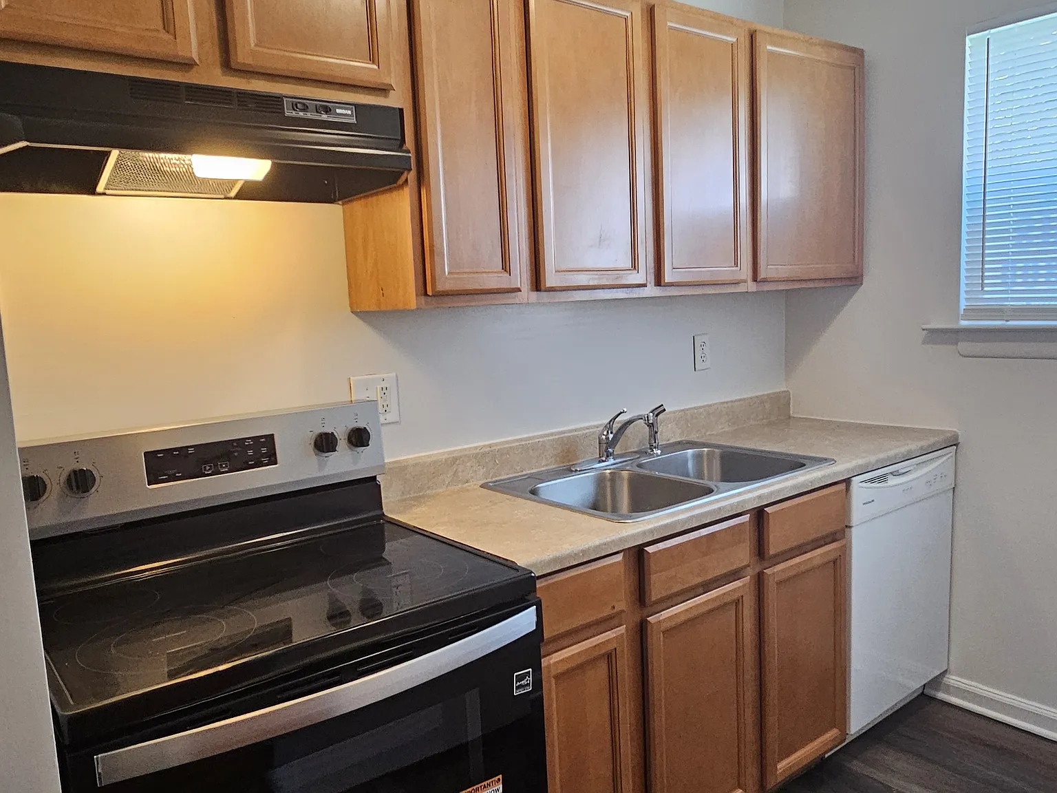 2 bed, 1225 sqft, $1,450 — Photo 4