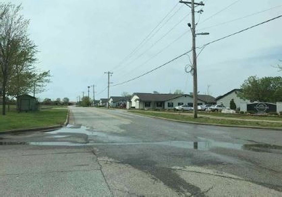 Exterior Neighborhood (street photo)