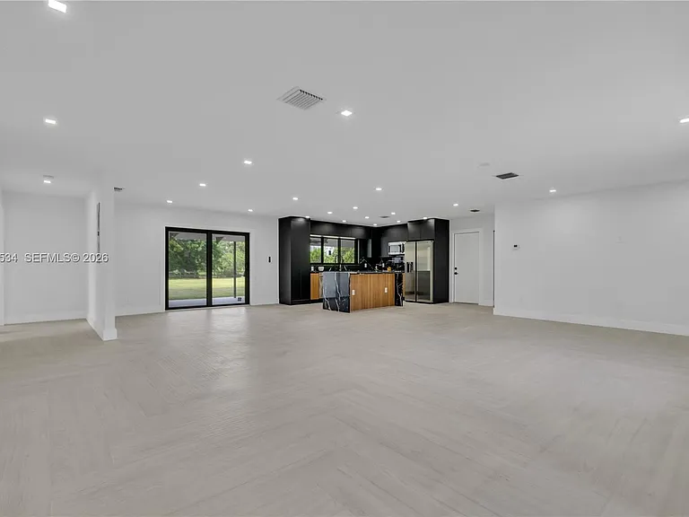 17680 SW 54th St — Photo 6