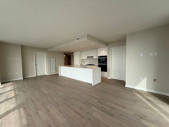 3rd image of 1505 W 42nd Ave #1505