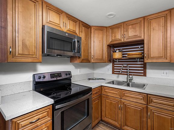 5th image of 2510 Torrey Pines Rd Unit 320