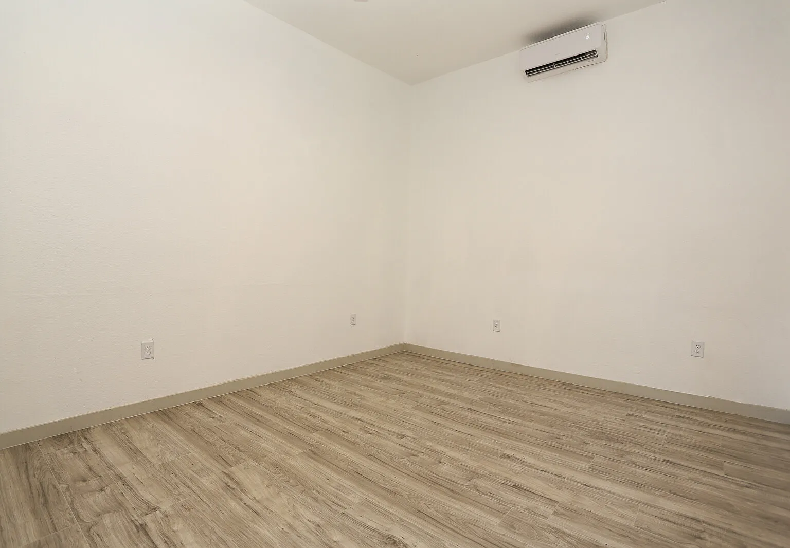 2 bed, 1100 sqft, $875 — Photo 1