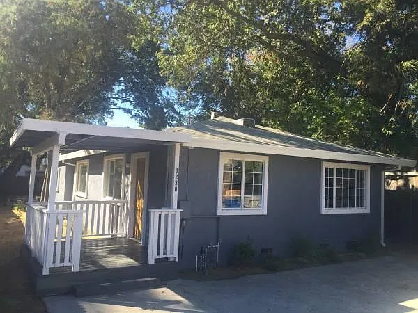 3230 9th Ave photo 1