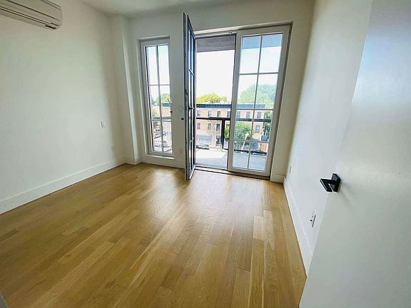 5th image of 2290 Atlantic Ave #4