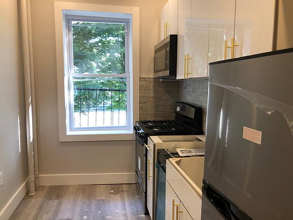 2nd image of 1062 W Side Ave #21B