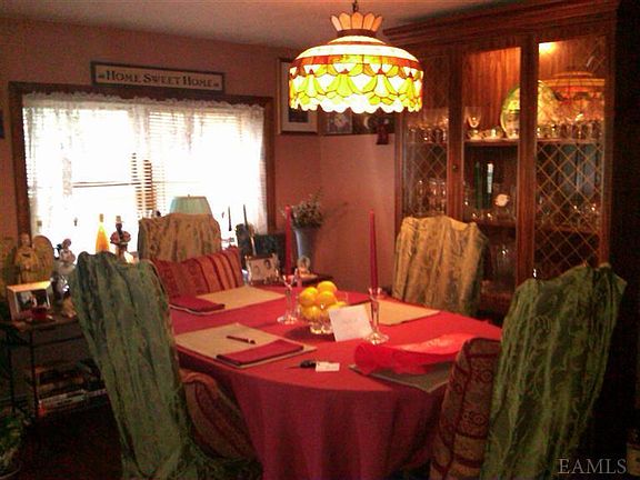4th image of 84 Croton Ave