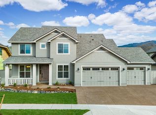 555 Autumn Hills Dr, Medford, OR