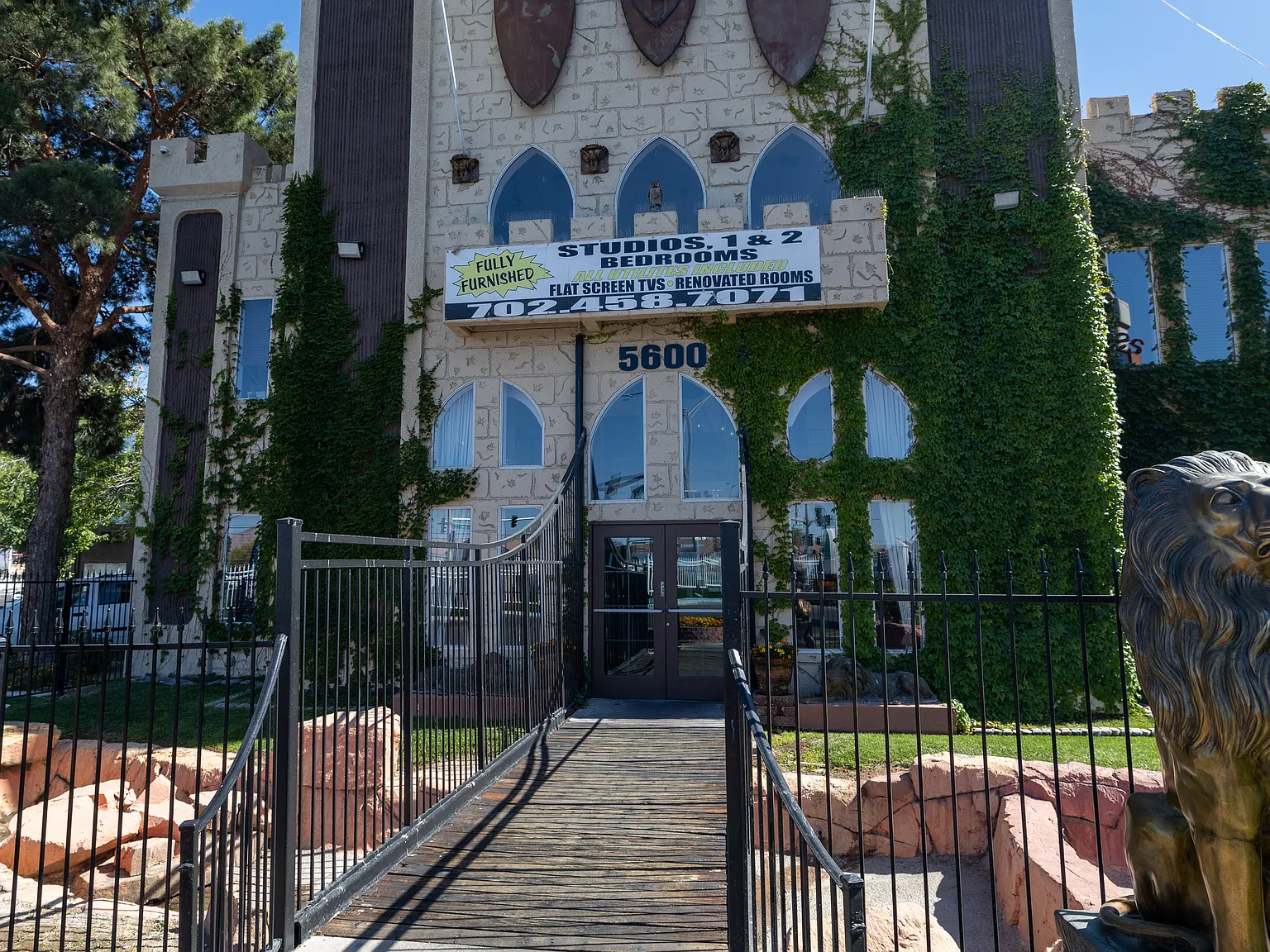 Sportsman's Royal Manor — Photo 3