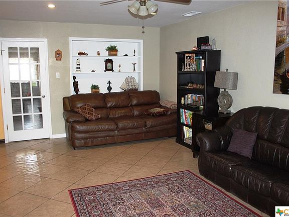 4th image of 1810 Sycamore Dr
