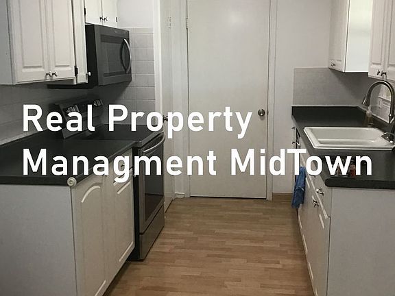 3rd image of 501 Hilltop Ln