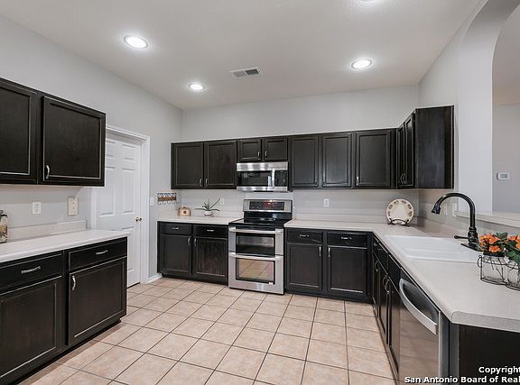 3rd image of 21510 Encino Lookout