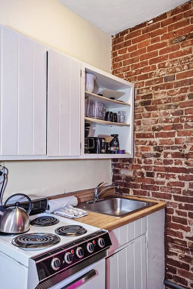 Studio, 400 sqft, $2,100 — Photo 4