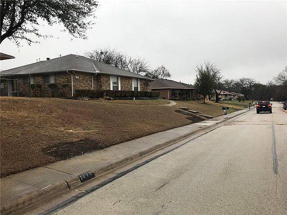 2nd image of 1418 Deborah Ave