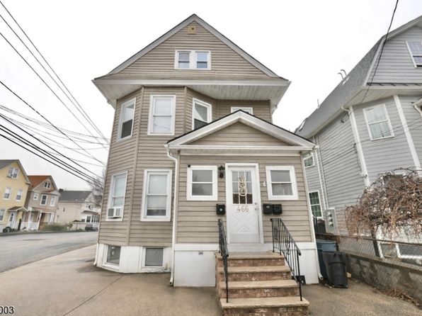 466 Cortlandt St Floor 2