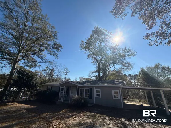 32 Slate St, Atmore, AL 36502