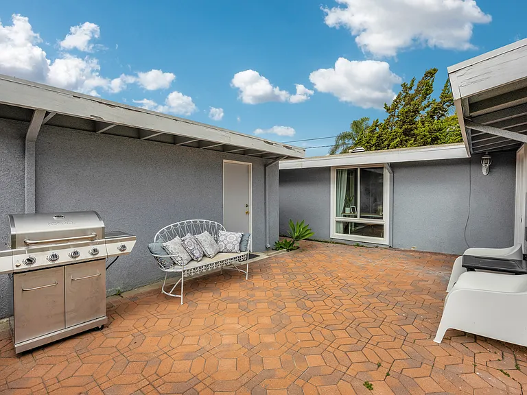 9582 Parade St — Photo 17