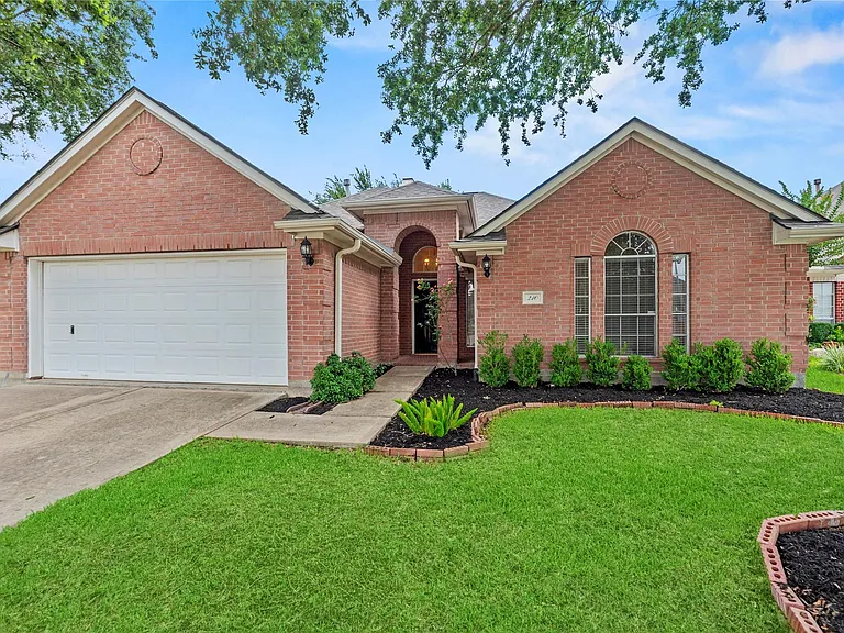 210 Leisure Dr — Photo 34