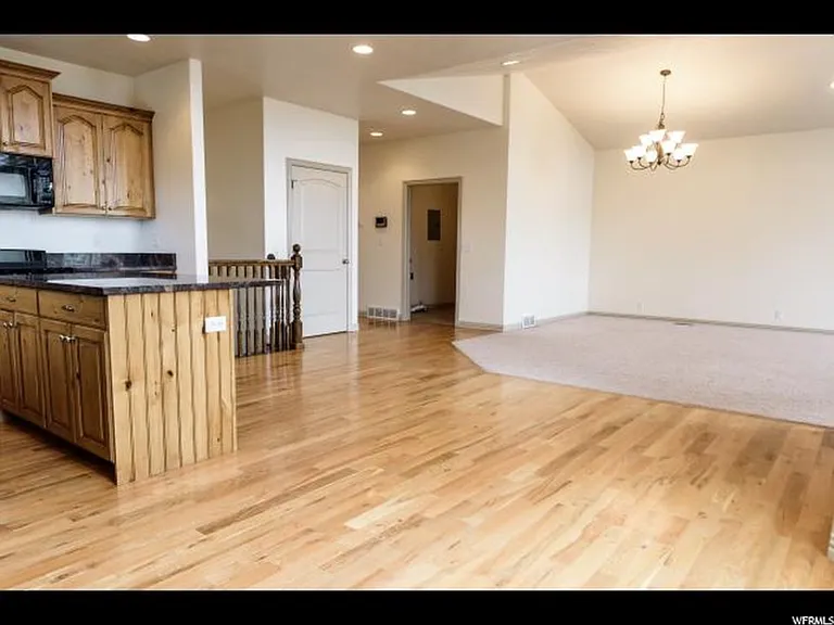 625 S Edgewood Dr E — Photo 8