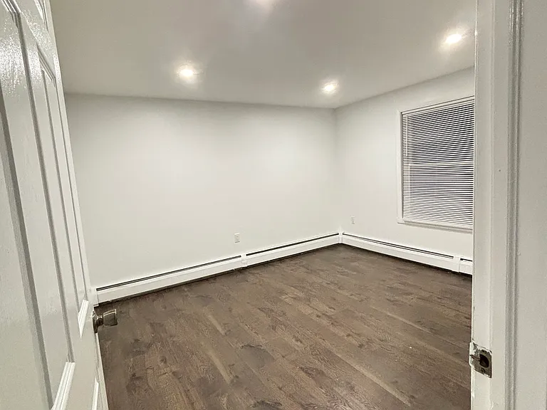 1387 Quinnipiac Ave — Photo 16