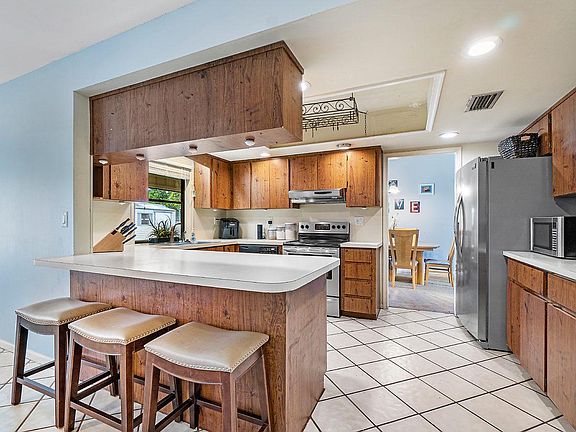 4th image of 6565 Eastview Dr