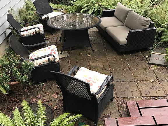 private feeling relaxing back yard