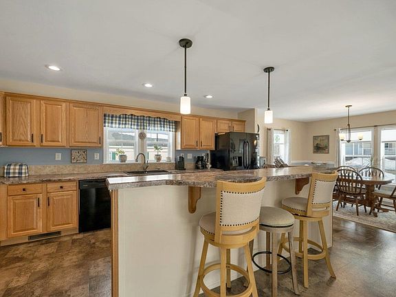 3rd image of 10 Eagle Nest Drive