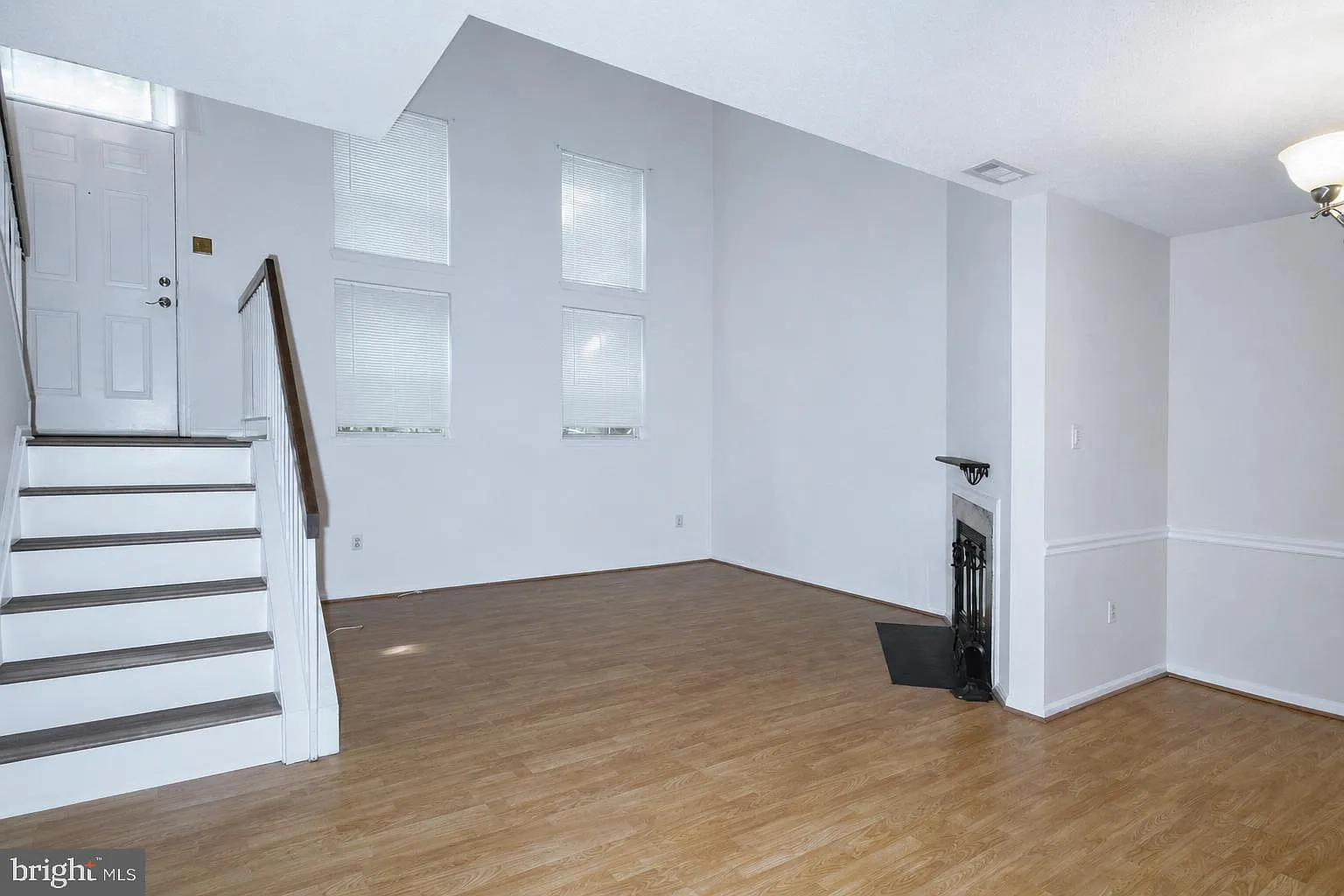 4 bed, 3.5 bath, 1702 sqft, $2,800 — Photo 3