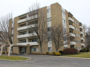 2089 Wooster Rd #43, Rocky River, OH 44116