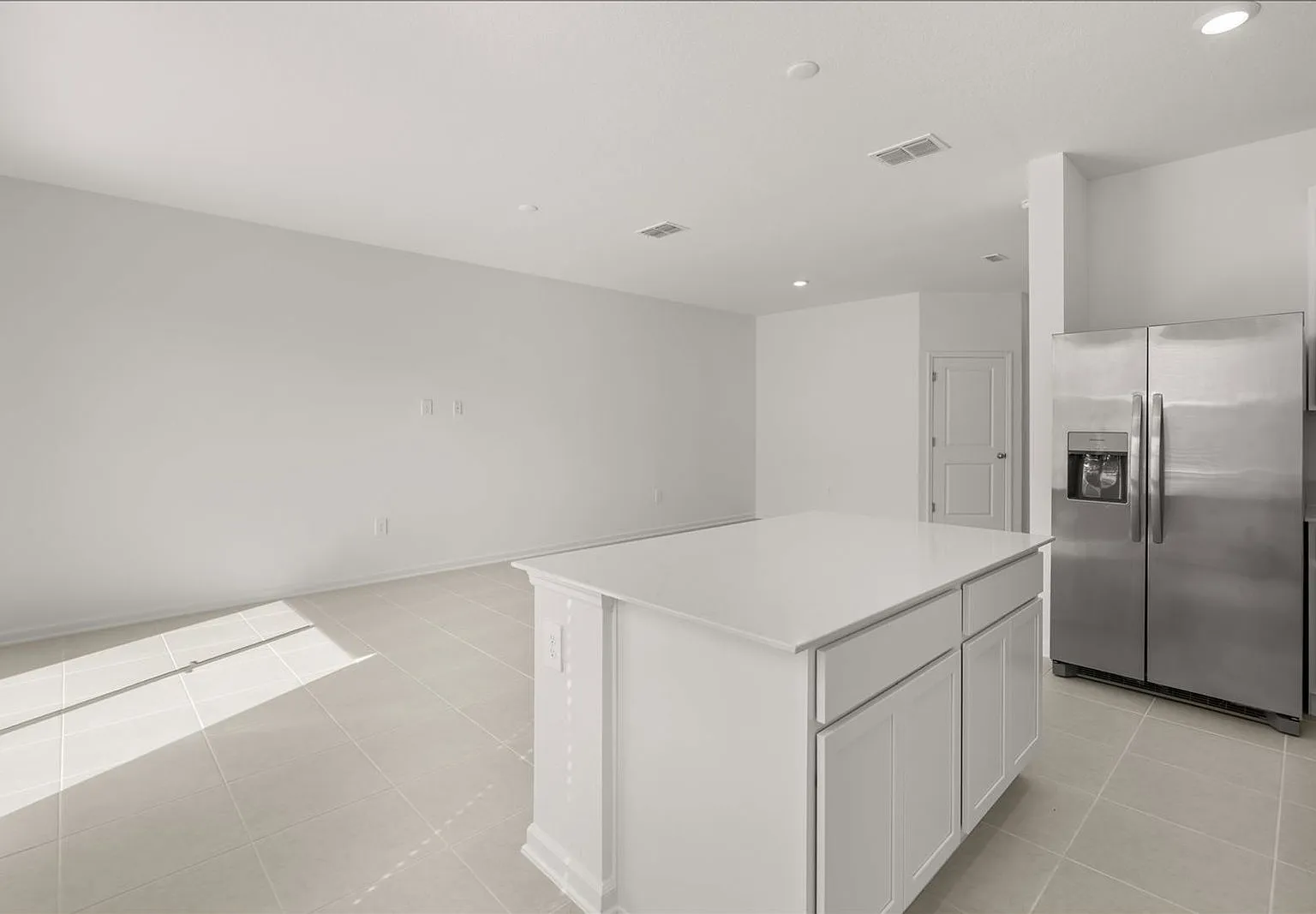 3 bed, 2.5 bath, $2,400 — Photo 4
