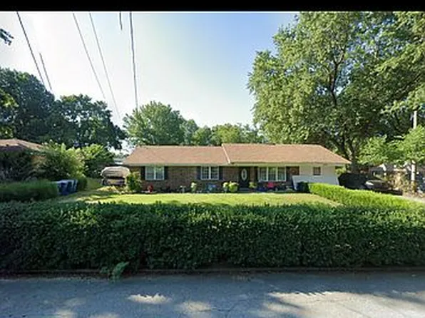 1207 SE E St, Bentonville, AR 72712
