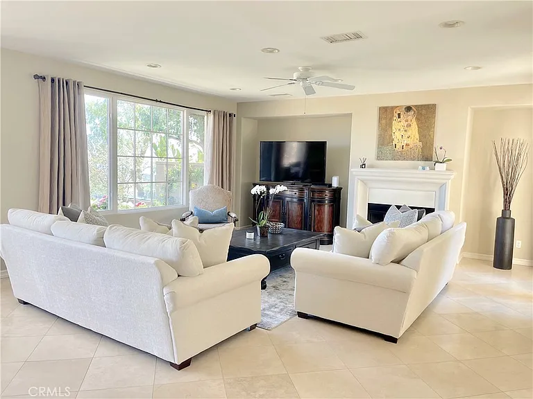 4 Highpoint — Photo 18