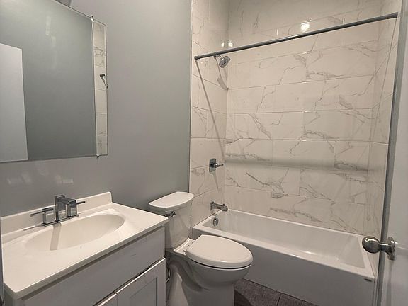 4th image of 98 Clinton Ave #B402