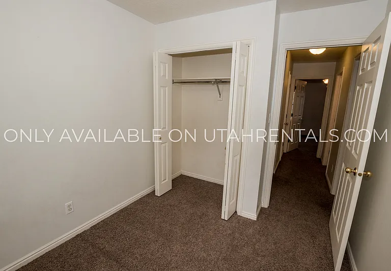1057 S 810 E — Photo 24