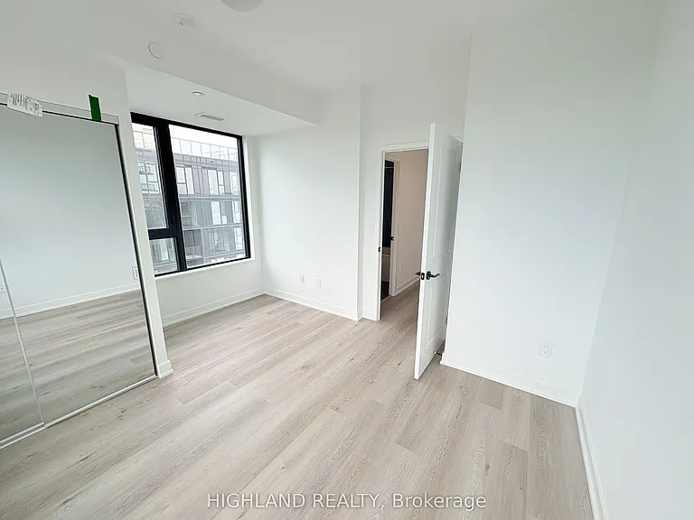 2075 Lakeshore Rd #2402 — Photo 9
