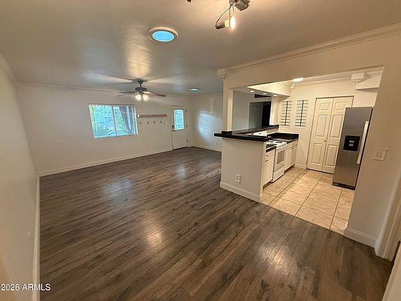 5th image of 3907 E DEVONSHIRE Avenue