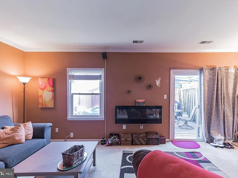9066 Reynolds Pl — Photo 2