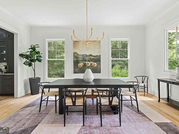 5th image of 915 Amsterdam Ave