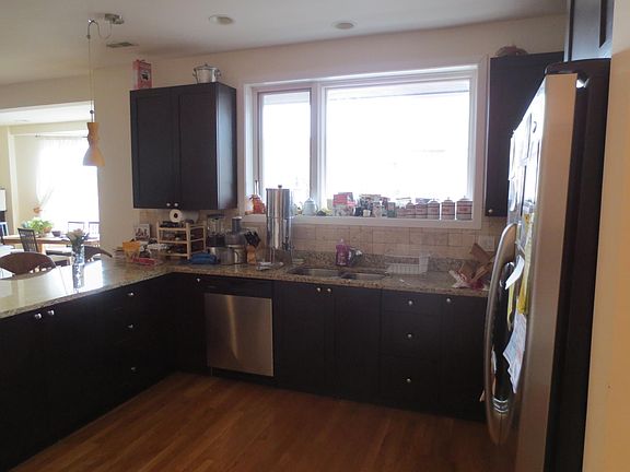 4th image of 1814 W North Ave Unit 202