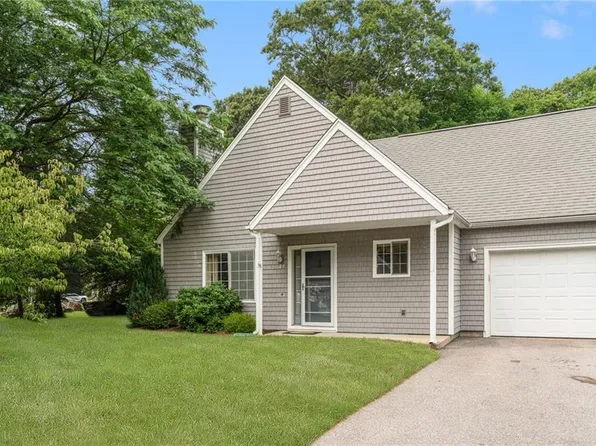 27 Riverdell Dr, Saunderstown, RI 02874