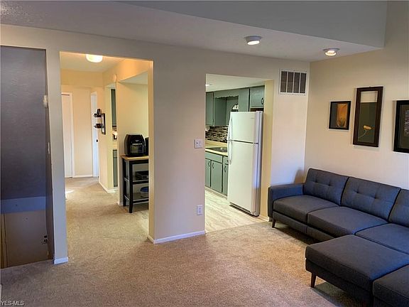 2nd image of 603 Center Ave