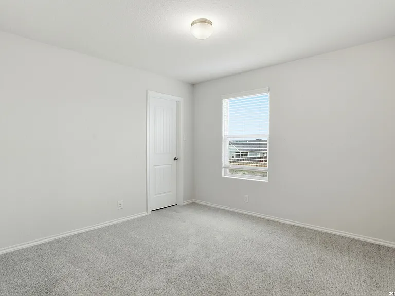 12611 Auriga — Photo 25