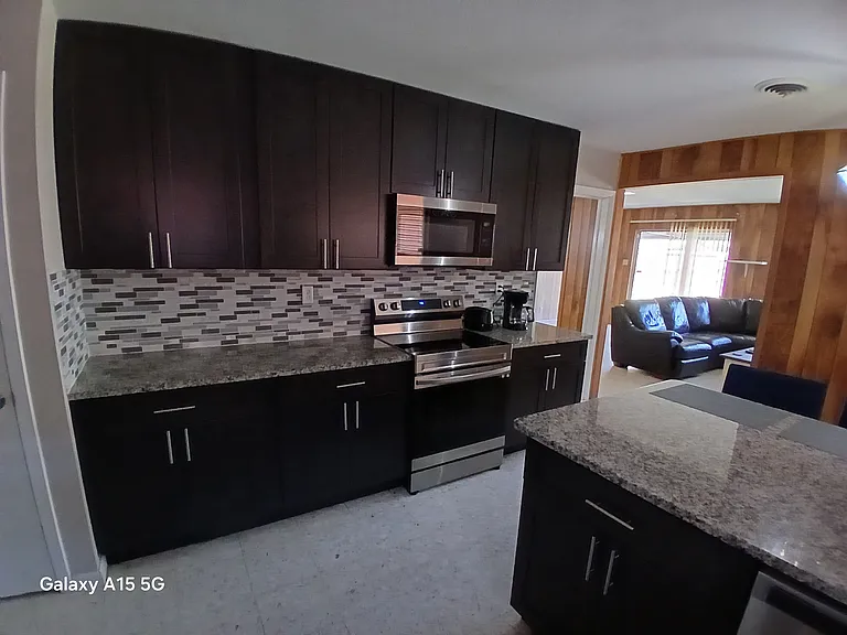 749 Burkshire Dr — Photo 5