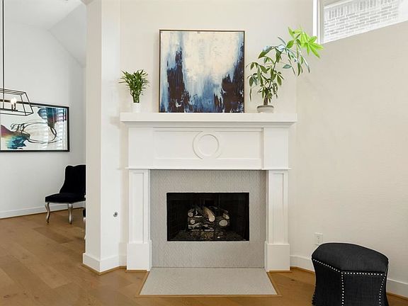 5th image of 2406 Sandhill Crest Ln