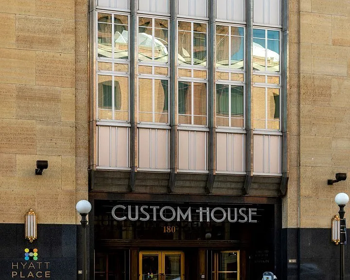 Custom House — Photo 70