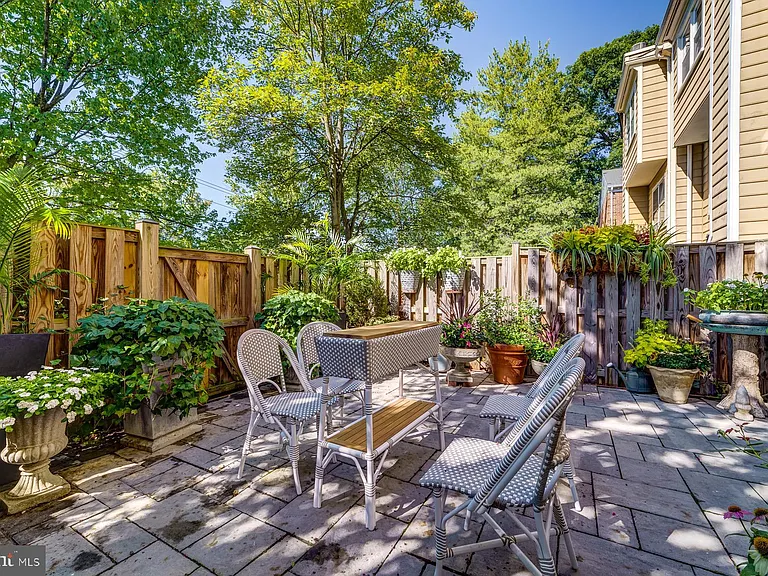 8 Carriage House Cir — Photo 61