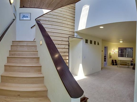 3rd image of 518 Henrietta Ave