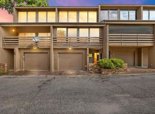 1218 Oakland Rd NE APT B, Cedar Rapids, IA 52402